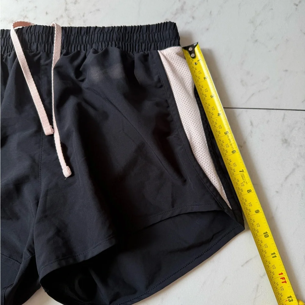 UNDER ARMOR 🖤🩷 women’s black and pink running shorts size small - Picture 5 of 7